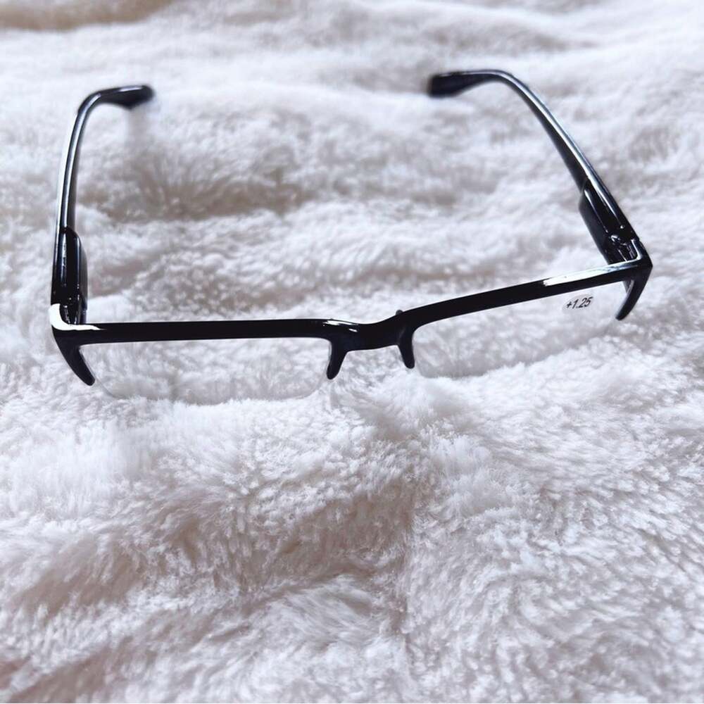 Sam Black Rectangular Reading Glasses - Picture 7 of 11